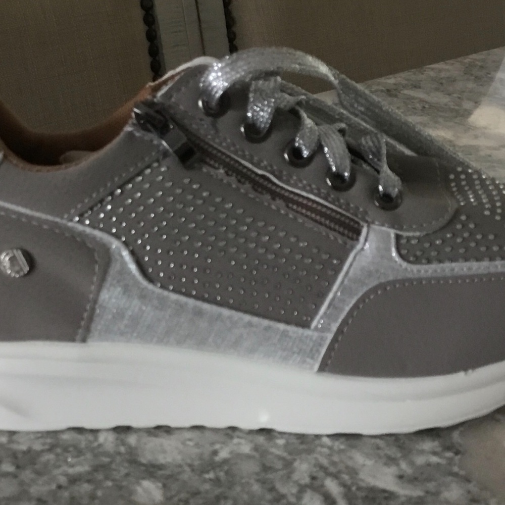 Brand new silver tennis shoes size 8 1/2